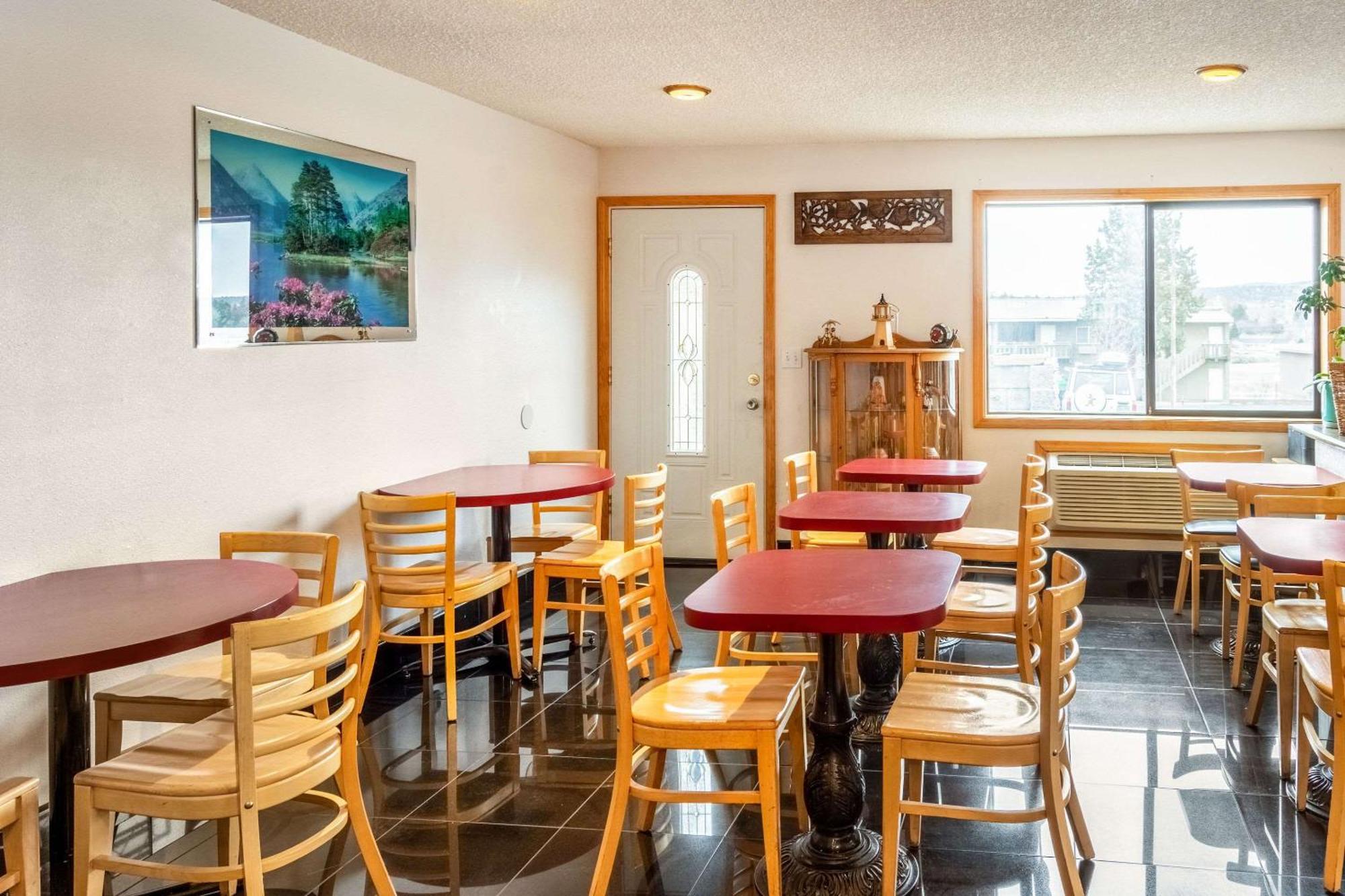 Econo Lodge Inn & Suites Madras Dış mekan fotoğraf