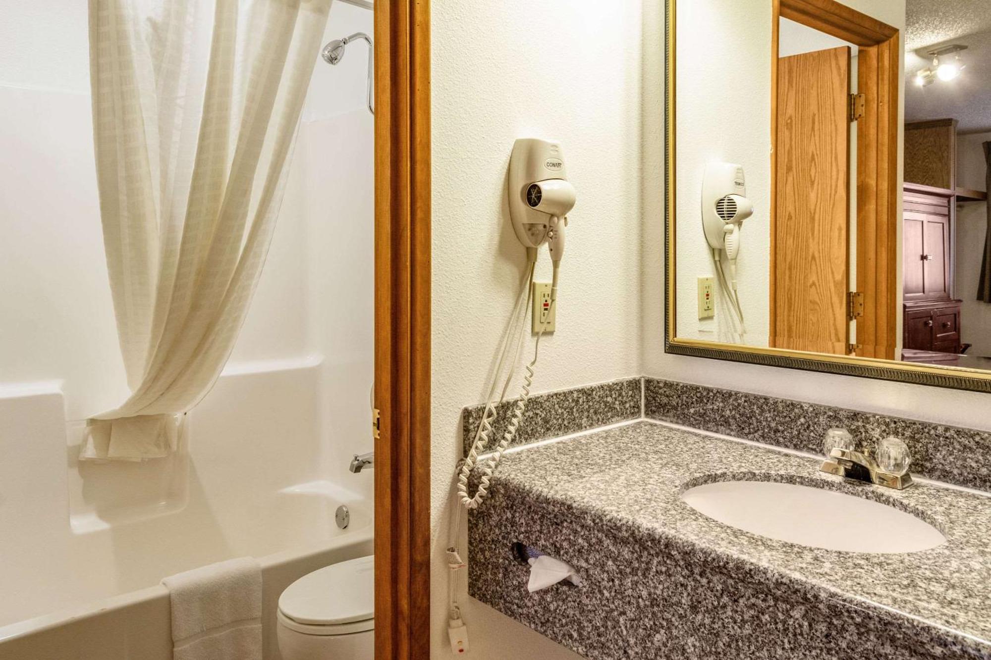 Econo Lodge Inn & Suites Madras Dış mekan fotoğraf