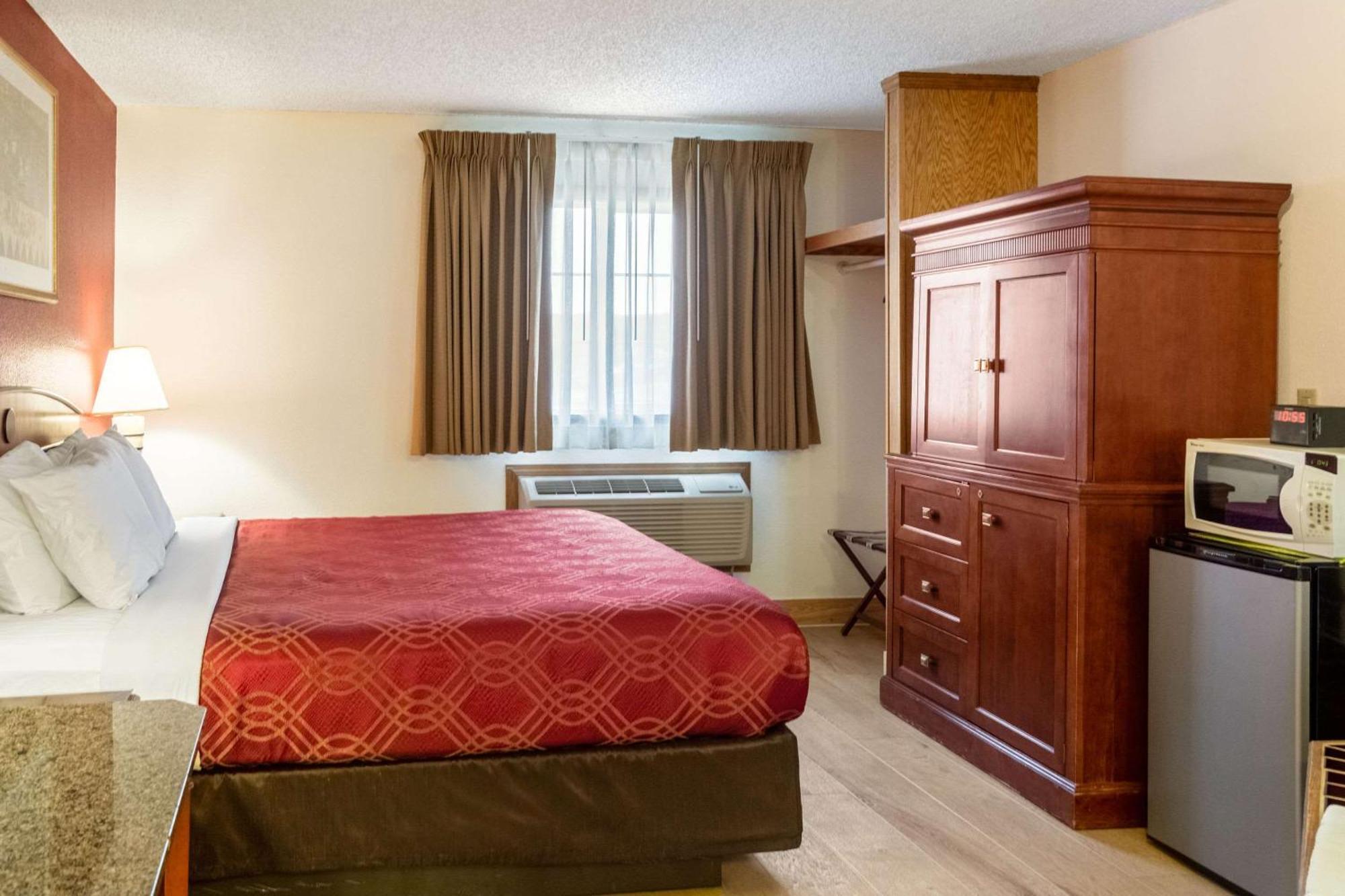Econo Lodge Inn & Suites Madras Dış mekan fotoğraf