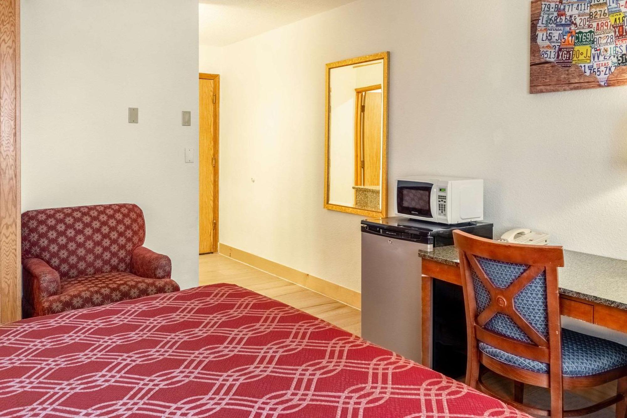 Econo Lodge Inn & Suites Madras Dış mekan fotoğraf