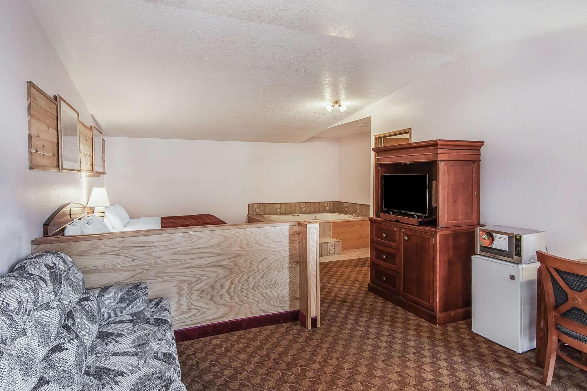 Econo Lodge Inn & Suites Madras Dış mekan fotoğraf