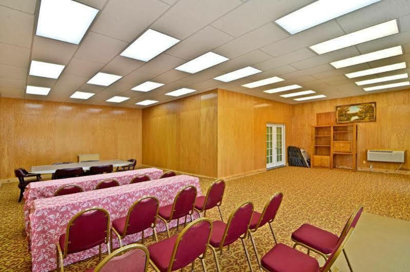 Econo Lodge Inn & Suites Madras Dış mekan fotoğraf